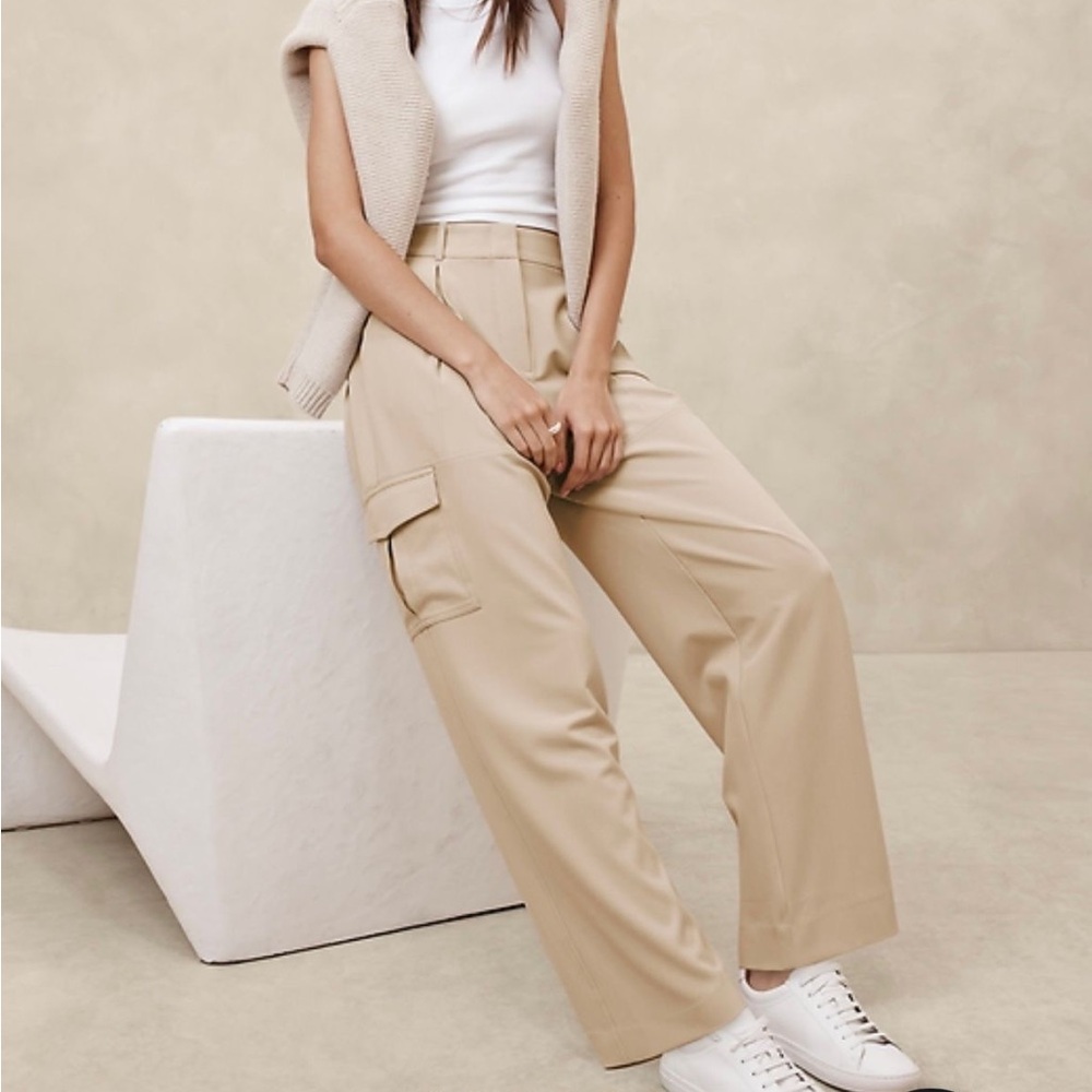 NWT Club Monaco Twill Cargo pants size 4